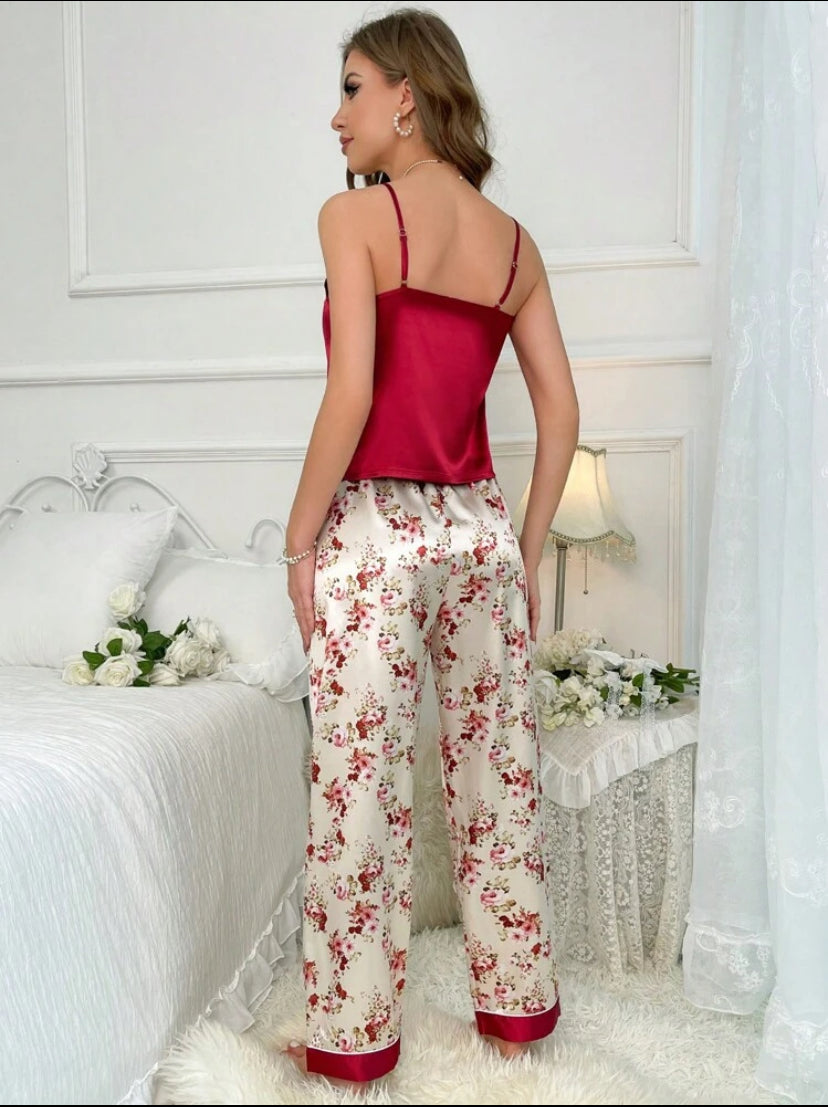 Ensemble pyjama avec débardeur en satin et pantalon imprimé floral